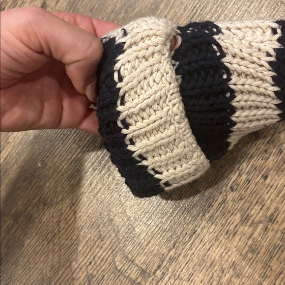 Topshop Off-Shoulder Sweater in Dark Blue and Cream Stripes. 100% Wool. - Picture 7 of 11